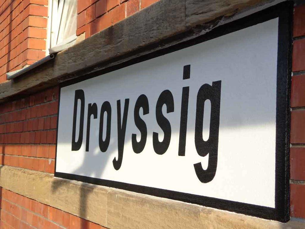 Bahnhof Droyssig - Uebernachten Im Denkmal Exterior foto